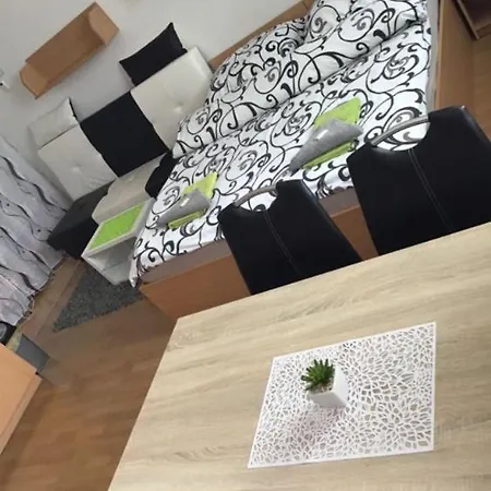 Apartman Alfa شقة *