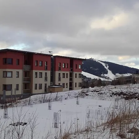 شقة Apartman Alfa Loučná pod Klínovcem